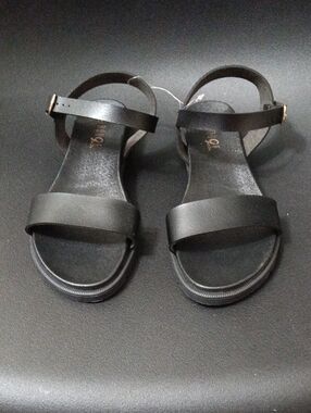 Rogue Black Women's Ankle-Strap Flat Sandals